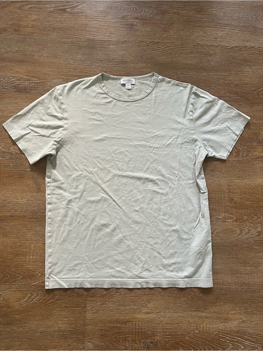 Sunspel Made in England Luxury Cotton T-Shirt | Light Stone Gray | Small